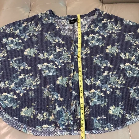 Out From Under Blue Floral Cardigan - Picture 5 of 7